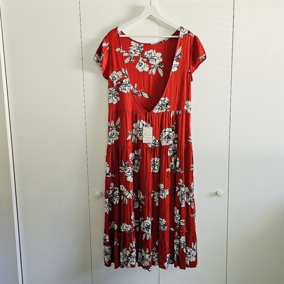 NEW Free People Rita Tiered Midi Dress Red Floral Size M - Picture 4 of 6